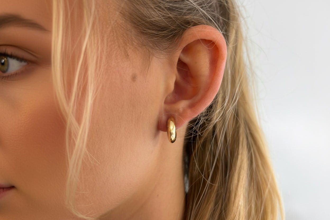 14K Solid Gold Huggie Hoop Earrings Polished Italian Gold Everyday Luxury - Antonio Guzzo Fine Jewelry