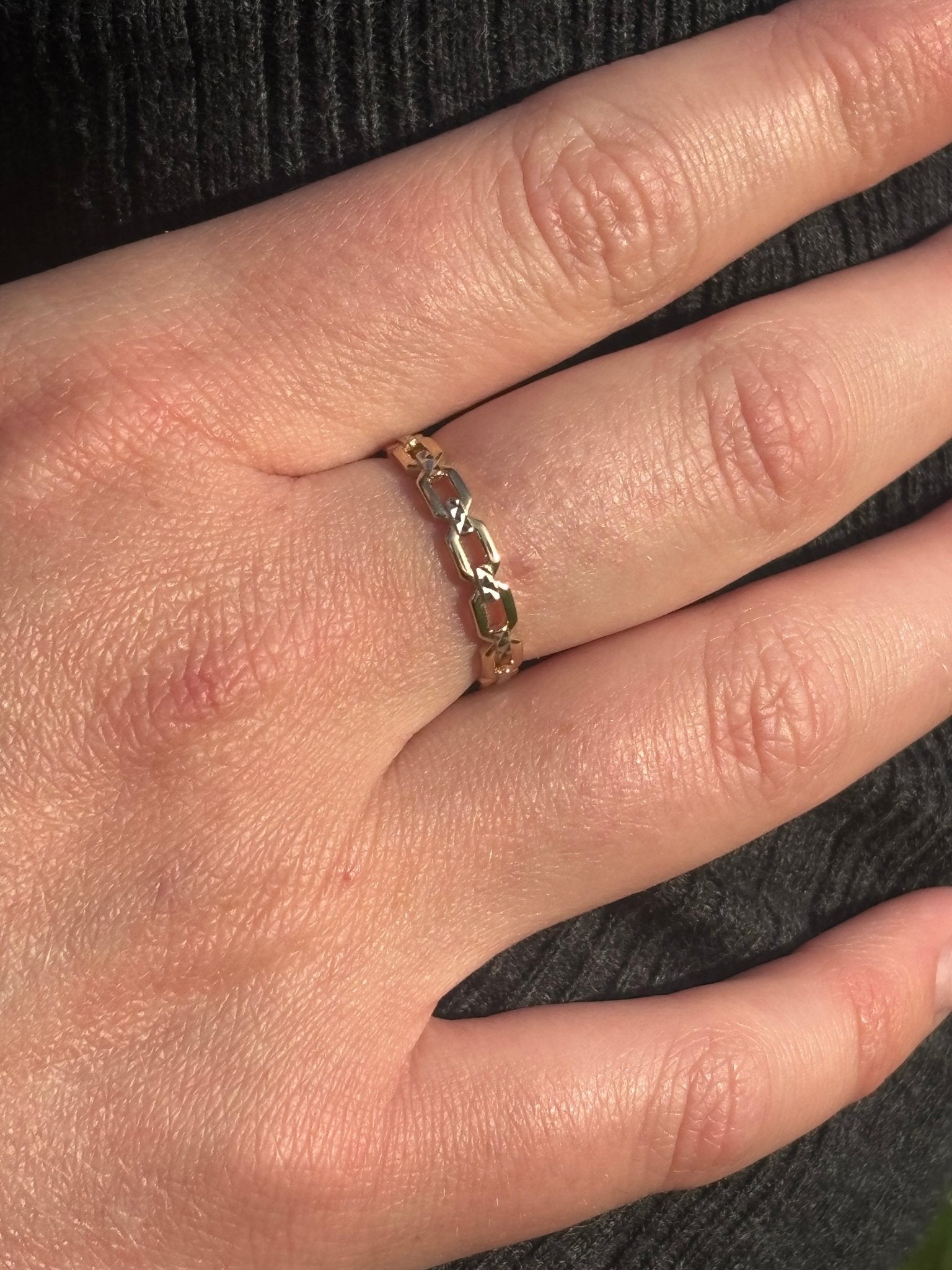 14 Karat Elegant Chain Link Ring For Everyday Use. - Antonio Guzzo Fine Jewelry