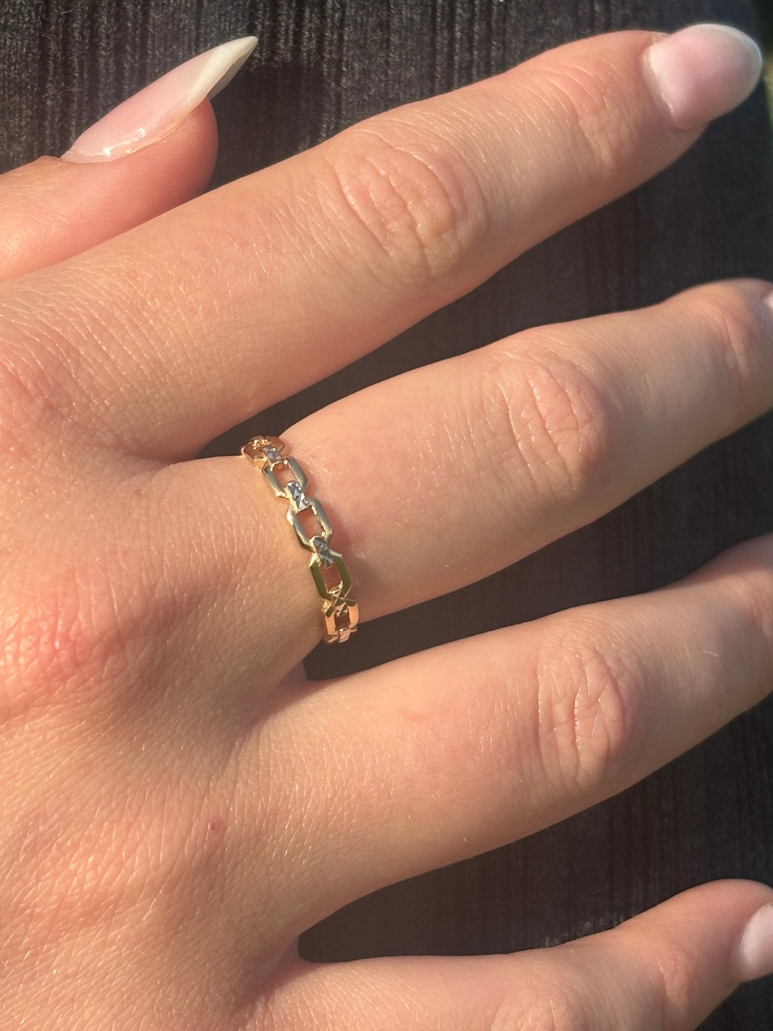 14 Karat Elegant Chain Link Ring For Everyday Use. - Antonio Guzzo Fine Jewelry