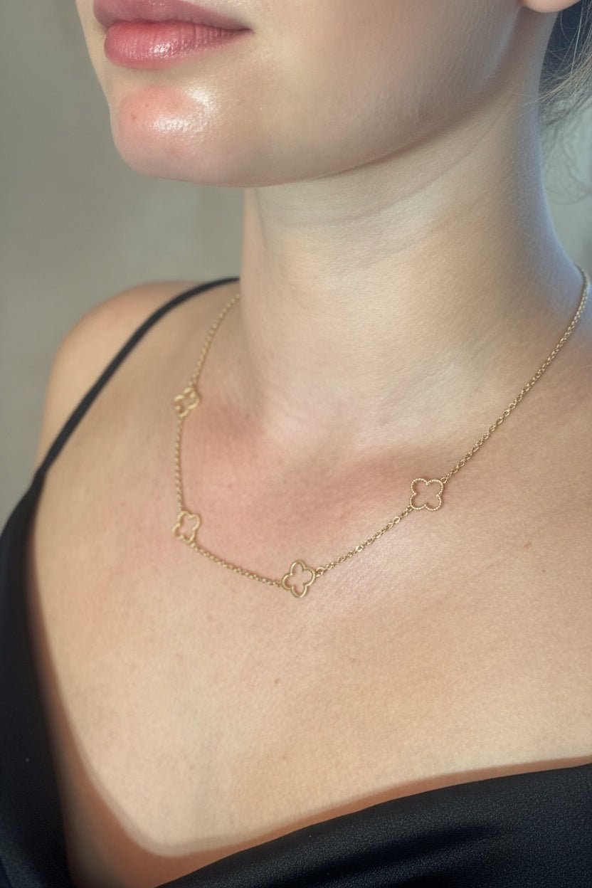 Elegant 18K Gold Clover Necklace