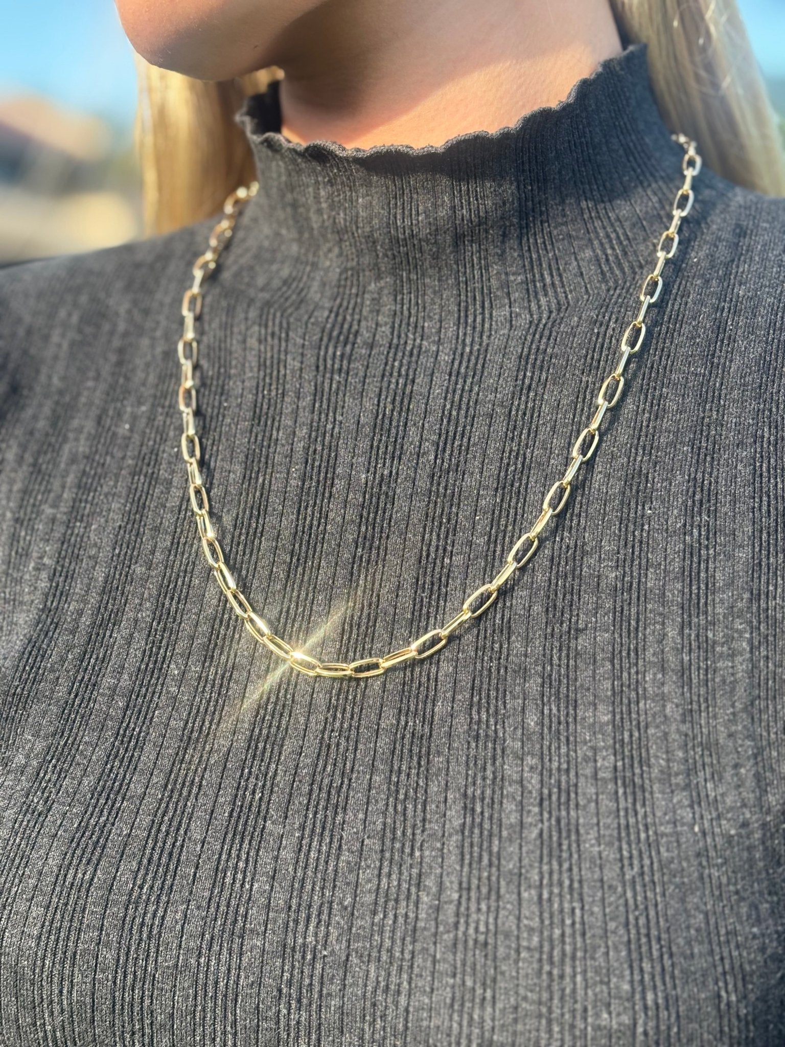 Solid Gold Paperclip Necklace - Elegant 18K Design Antonio Guzzo Fine Jewelry - Antonio Guzzo Fine Jewelry